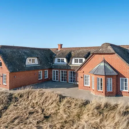 Gytha - 75m From The Sea By Interhome Feriehus