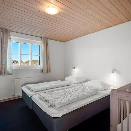 Gytha - 75m From The Sea By Interhome Feriehus *